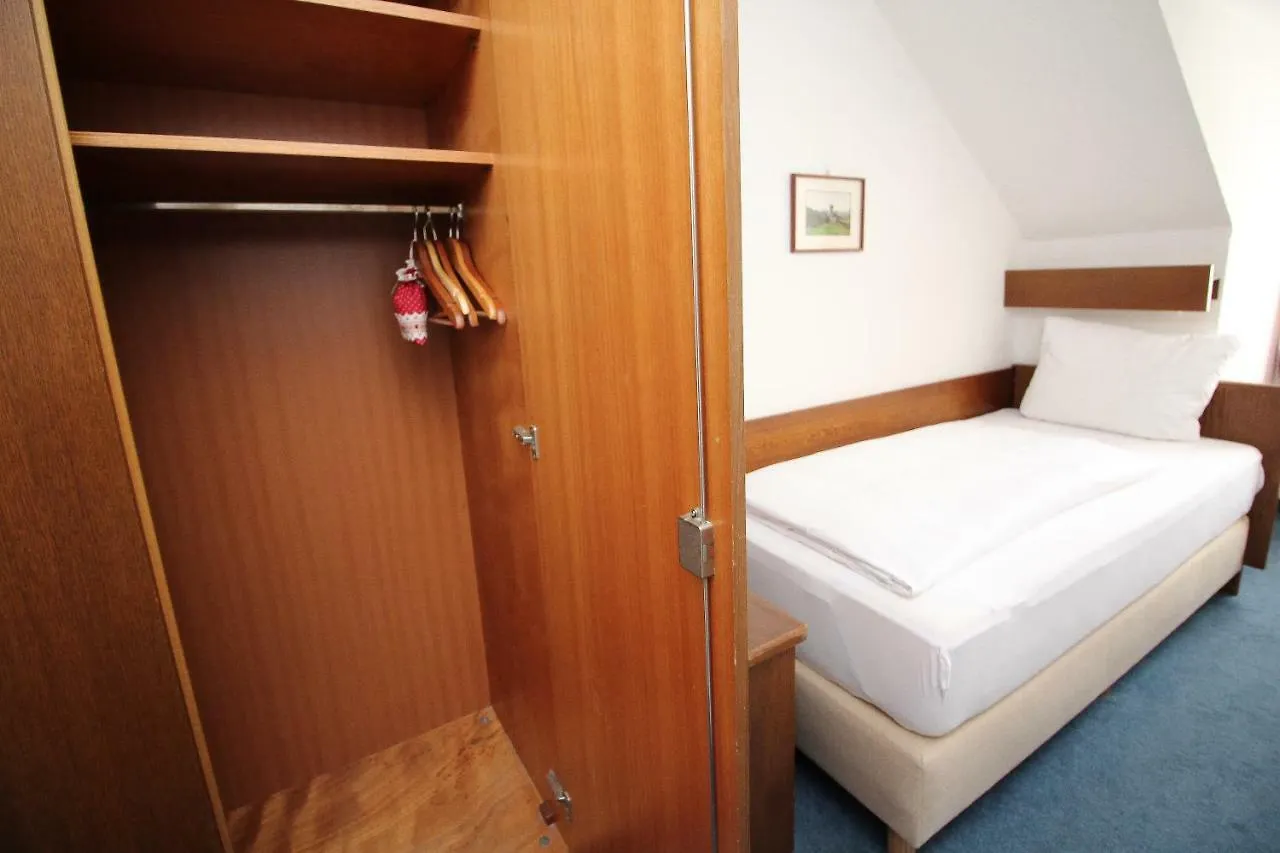 Hotel Pension Koeberl Munich