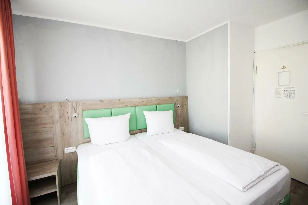 Hotel Pension Koeberl ミュンヘン ドイツ
